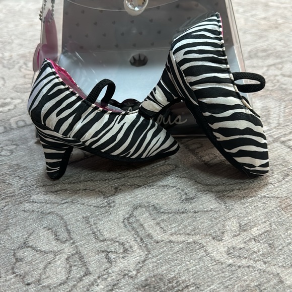 New - “Heelarious, Her First High Heels” Zebra print Kayla - Baby 0-6 Months - Picture 4 of 16